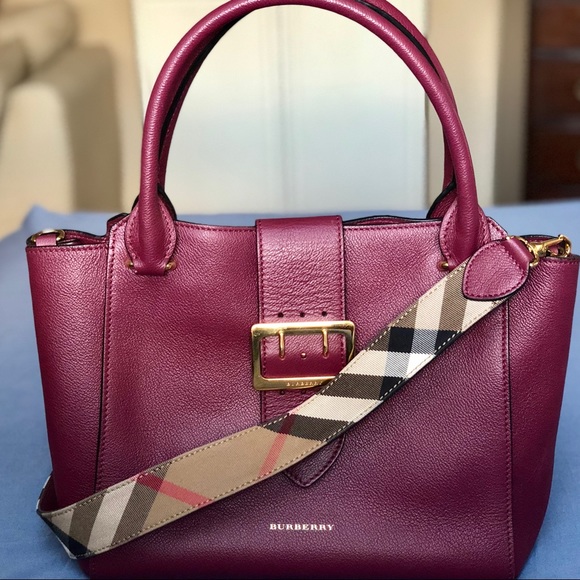 burberry buckle medium tote